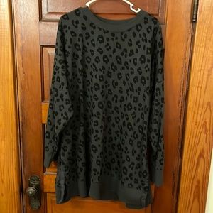 Old navy black leopard tunic sweatshirt